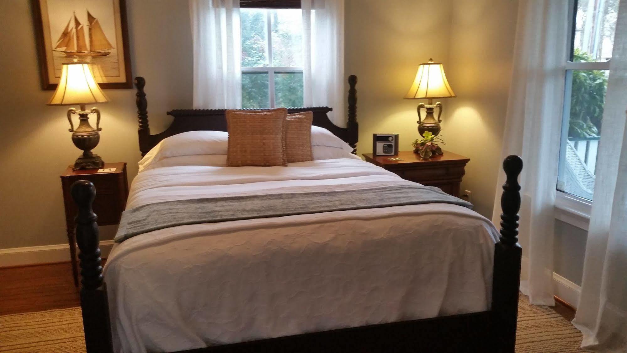 Barclay Cottage Bed And Breakfast Вирджиния-Бич Экстерьер фото