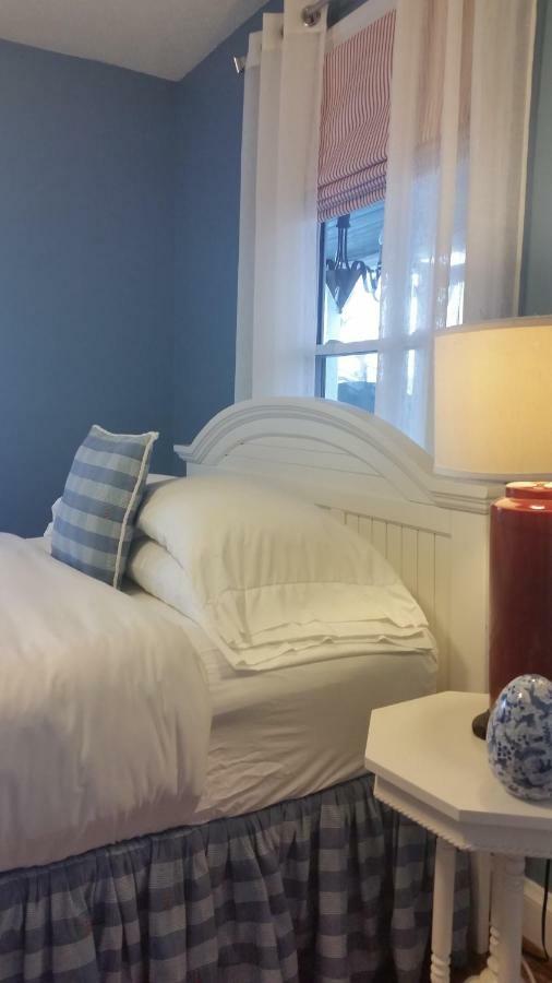 Barclay Cottage Bed And Breakfast Вирджиния-Бич Экстерьер фото
